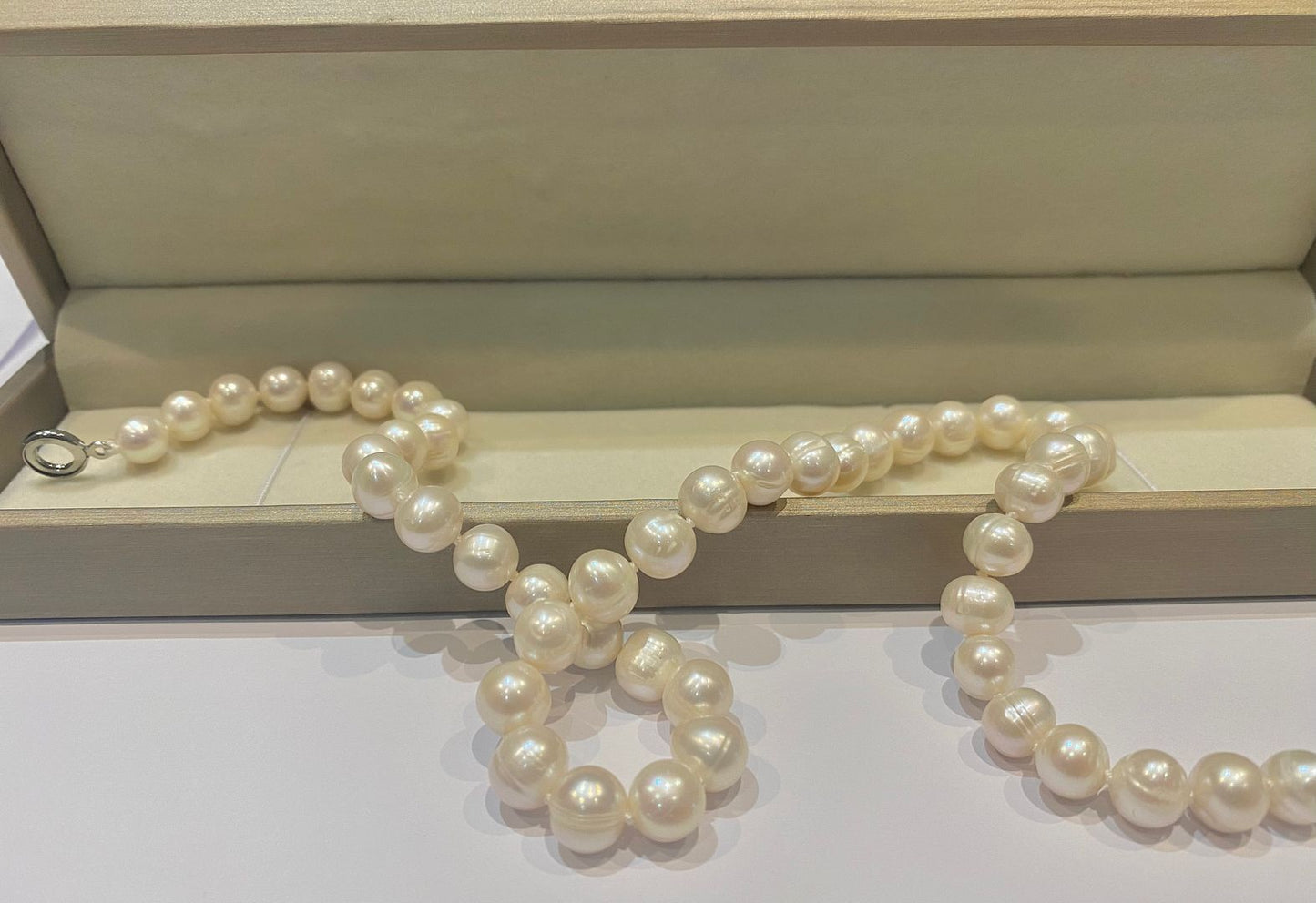 pearls18" (45cm) New Real Authentic Beautiful Pearl Necklace Gift Box Included