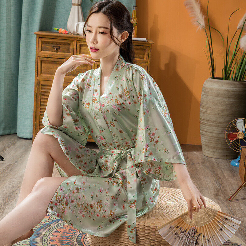 Elegant Japanese Chinese Satin Green Floral Design Ladies Kimono Style Bathrobe