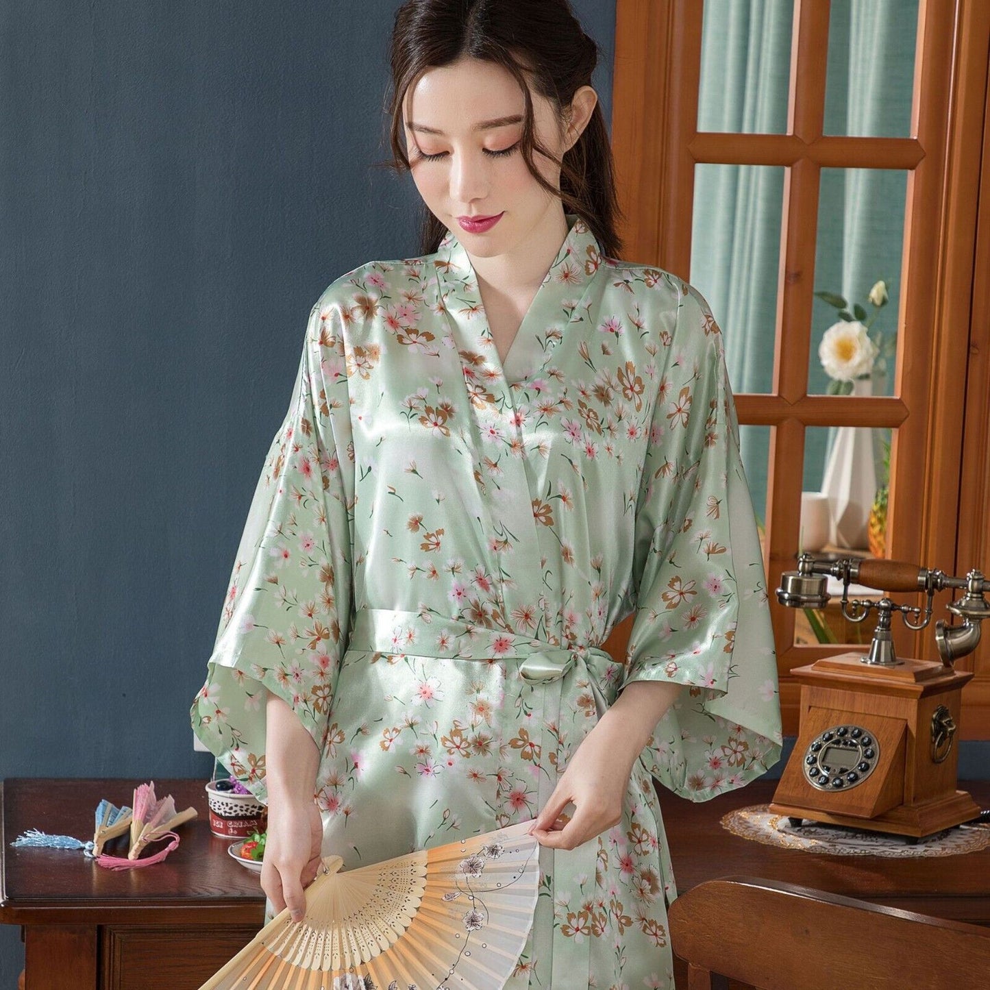 Elegant Japanese Chinese Satin Green Floral Design Ladies Kimono Style Bathrobe