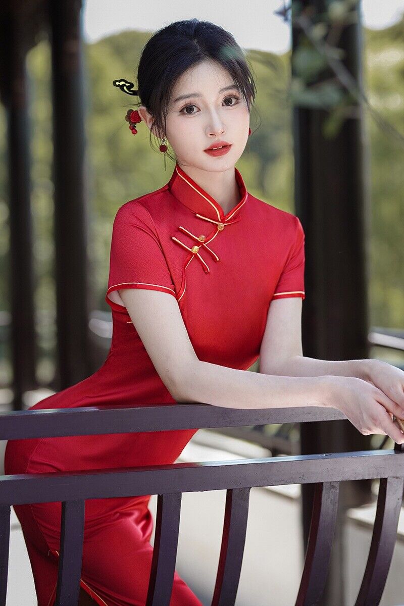 Elegant Traditional Chinese Cheongsam High Slit Mandarin Collar Red Qipao Dress